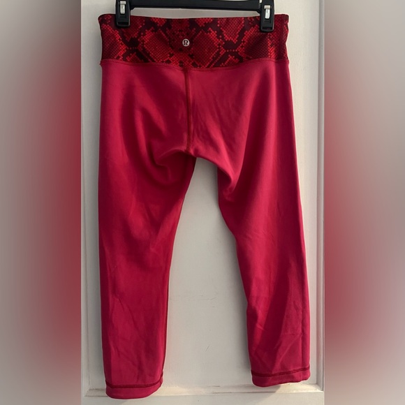 Lululemon Wunder Under Crop III *Reversible Size 8 - Picture 2 of 5